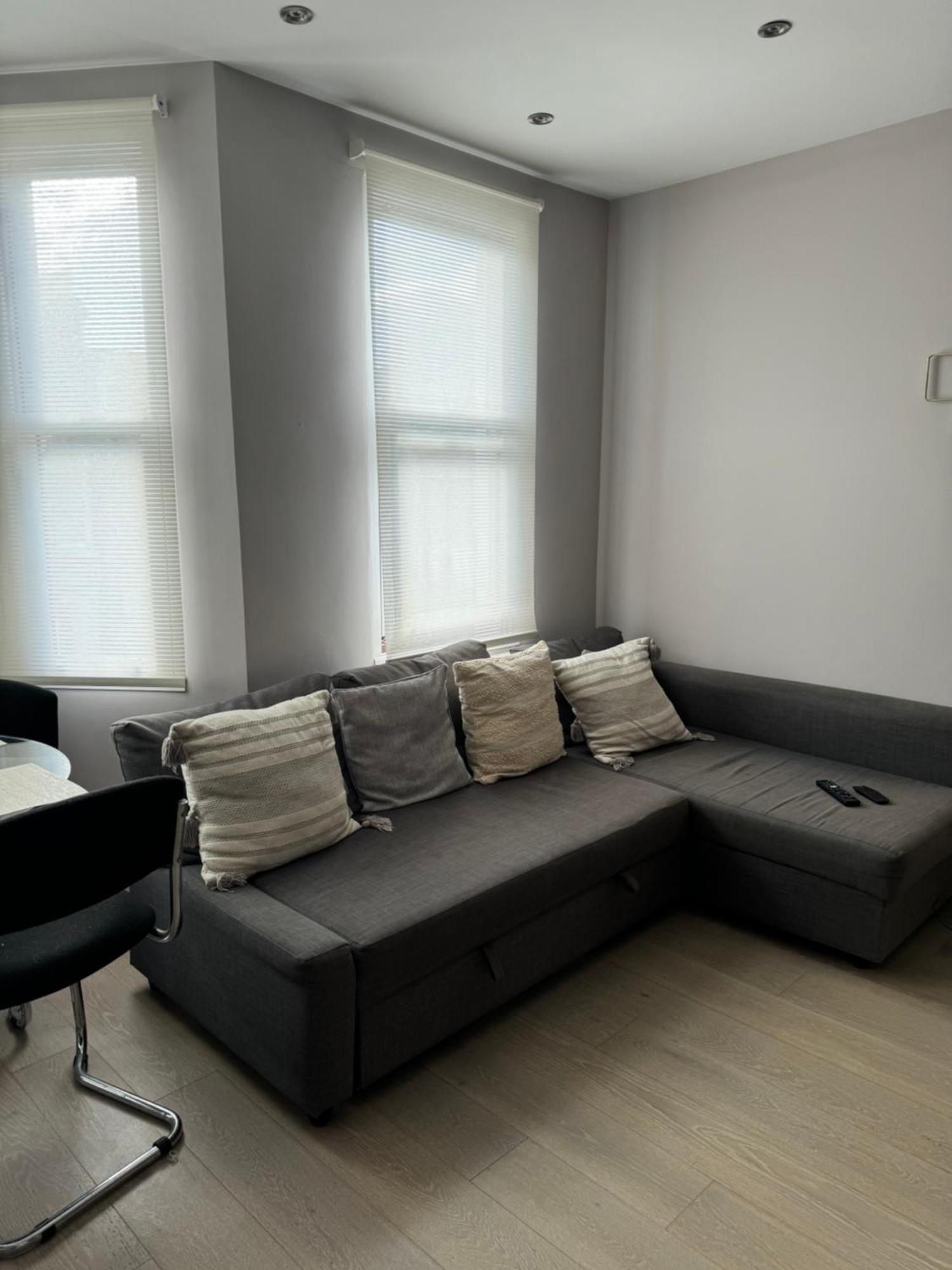 Stronsa B Apartment