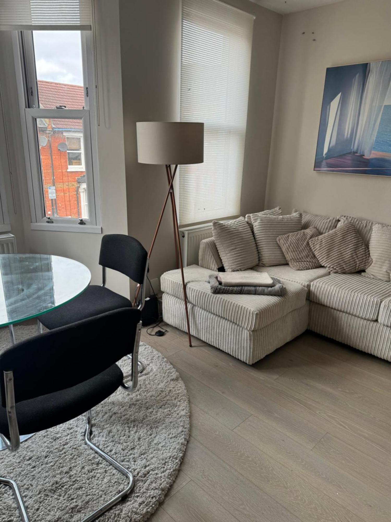 Apartment Stronsa B London